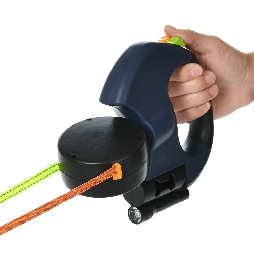 3-in-1 double dog lead with 360° rotation, LED light & bag holder