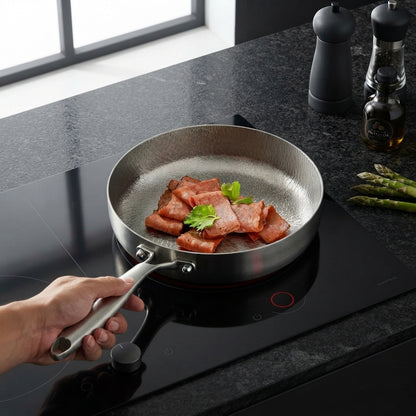 Hammered titanium wok pan - Flat base for versatile everyday cooking