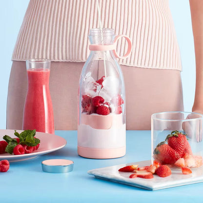 Portable smoothie blender with rechargeable battery and compact design