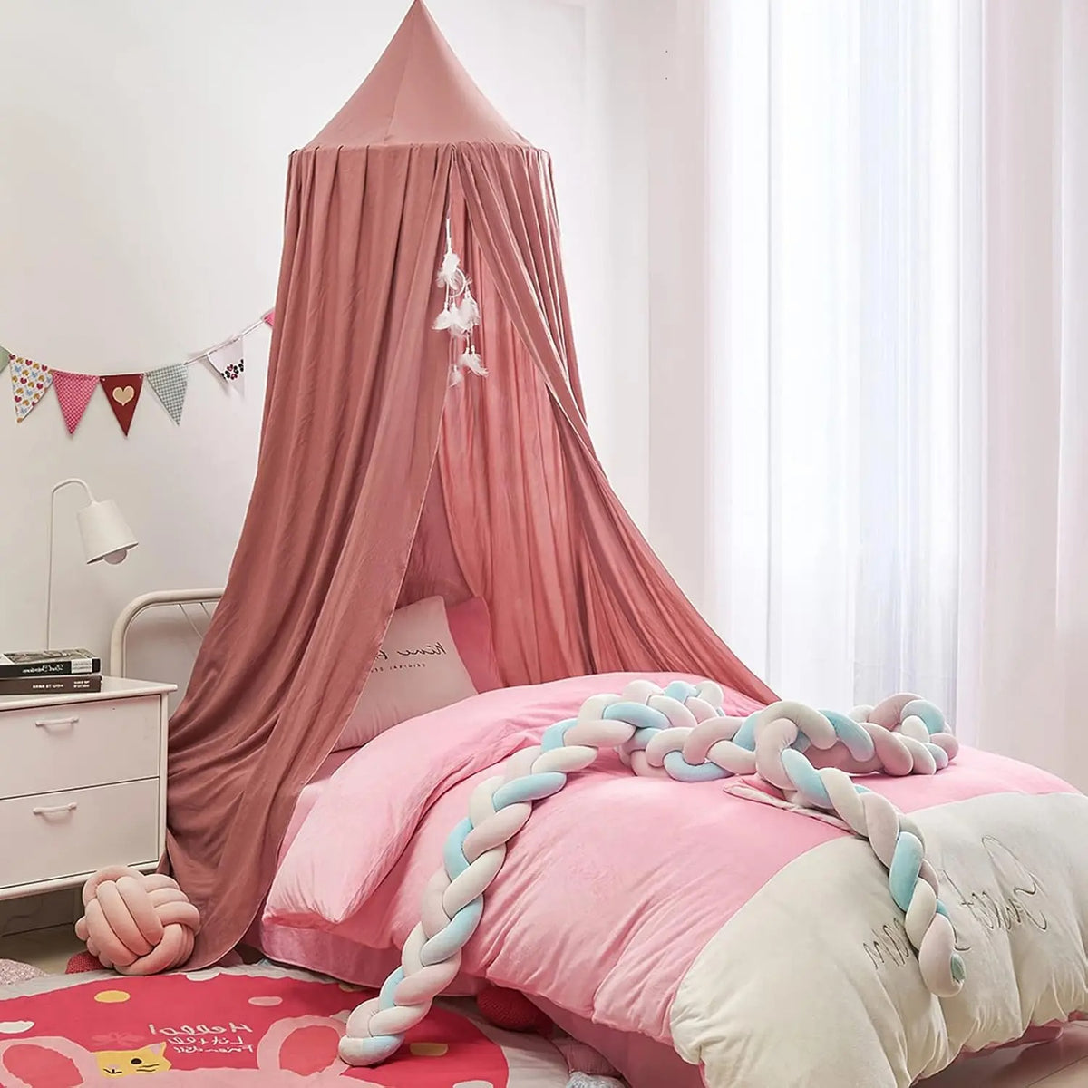 Children's blackout bed canopy - Private and cosy sleep space