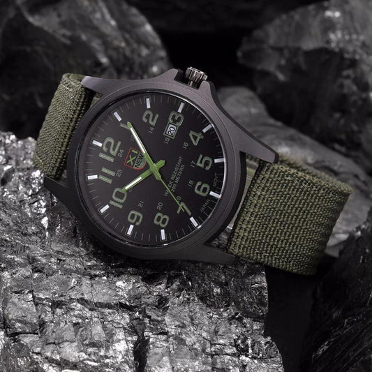 Montre Militaire pour Aventure Extérieure | Robuste, Étanche et Élégante