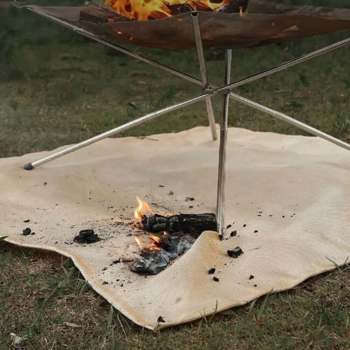 Tapis ignifuge en fibre de verre - protège sols et terrasses