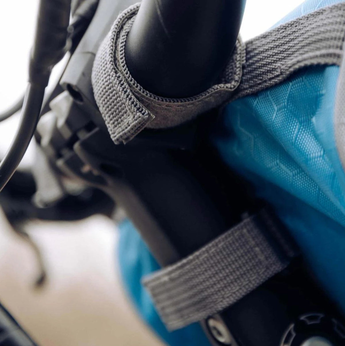Handlebar Bag for Bike – Waterproof Bike Bag with Touchscreen
