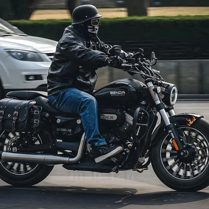 Outlaw half-face motorcycle helmet for men - Practical design for everyday rides