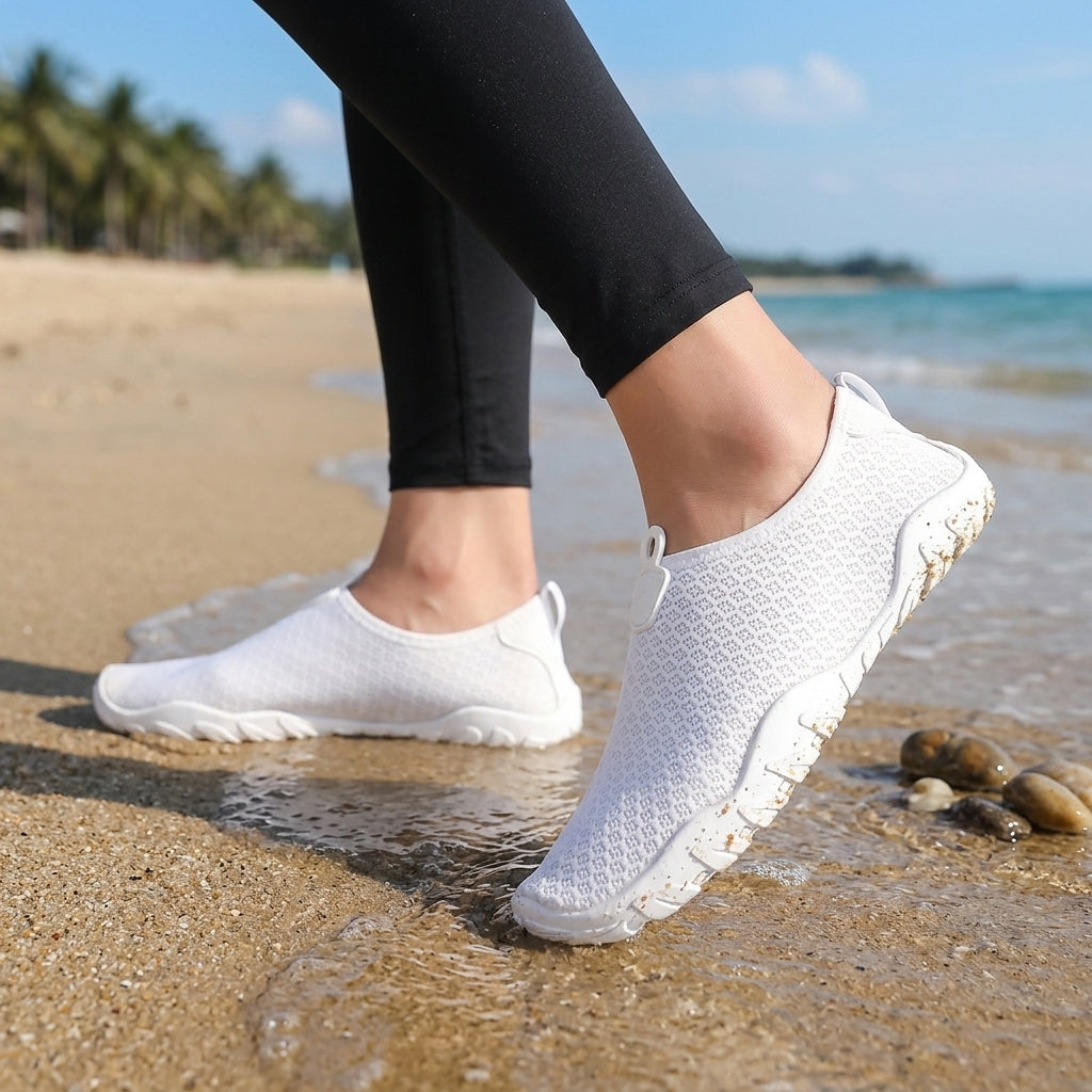 Women’s quick-dry water shoes with breathable mesh and non-slip sole – For beach and swimming