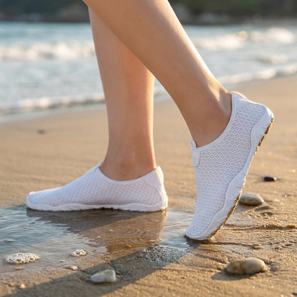 Women’s quick-dry water shoes with breathable mesh and non-slip sole – For beach and swimming